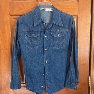 Women’s wrangler denim shirt
